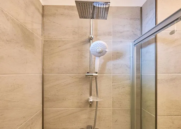 Anda Pool مامايا