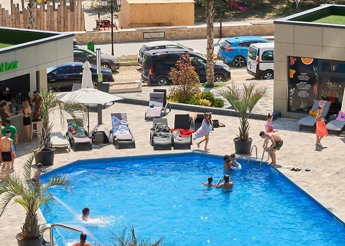 Anda Pool Apartment Mamaia